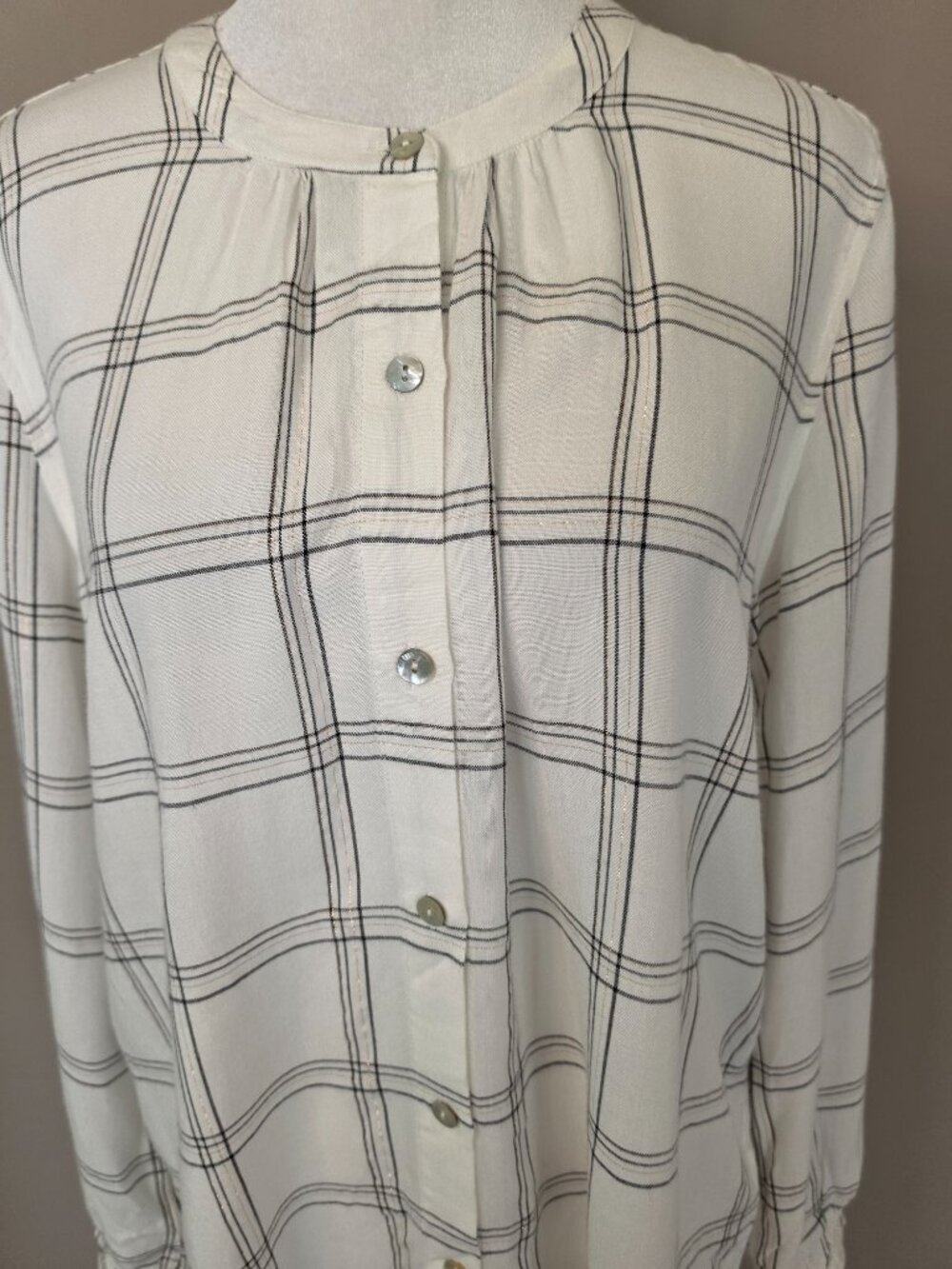 Rails Eloise Snow Onyx Gold Button Front Long Sleeve Shirt Size Med - Picture 7 of 15
